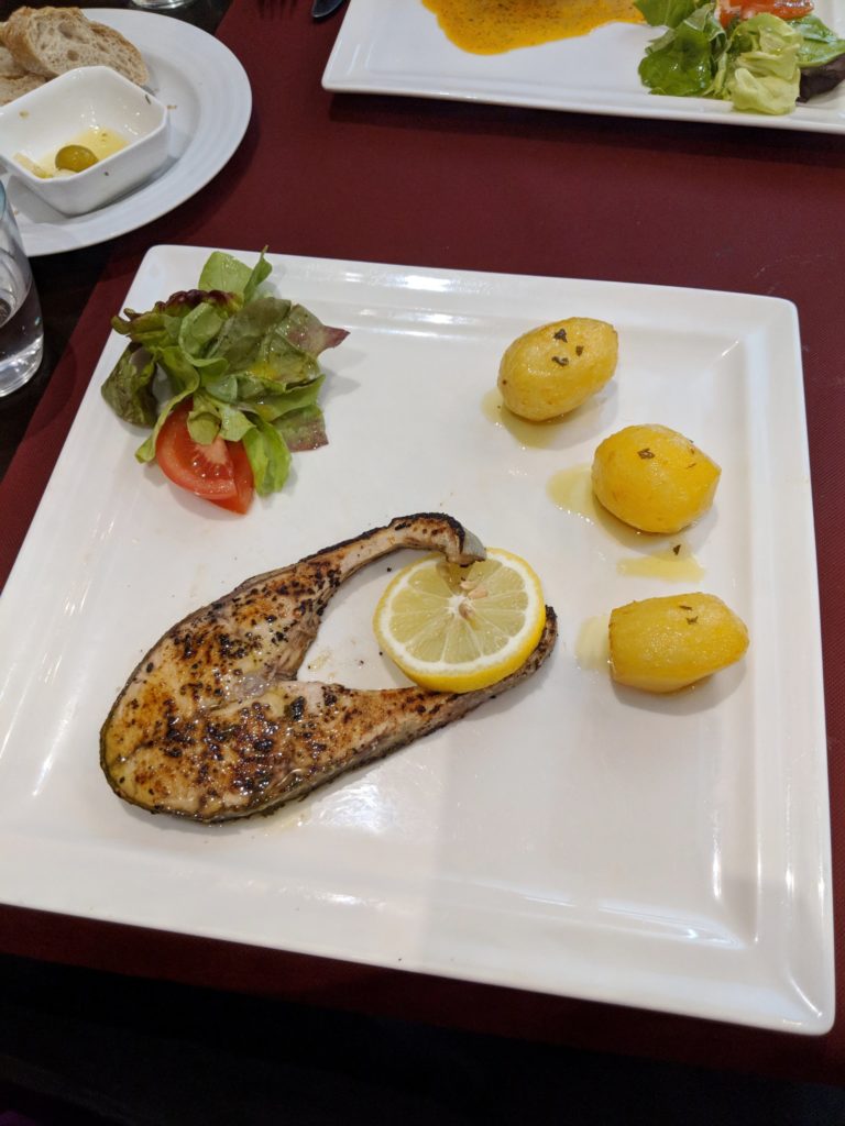 Grilled salmon at Oporto Restaurante